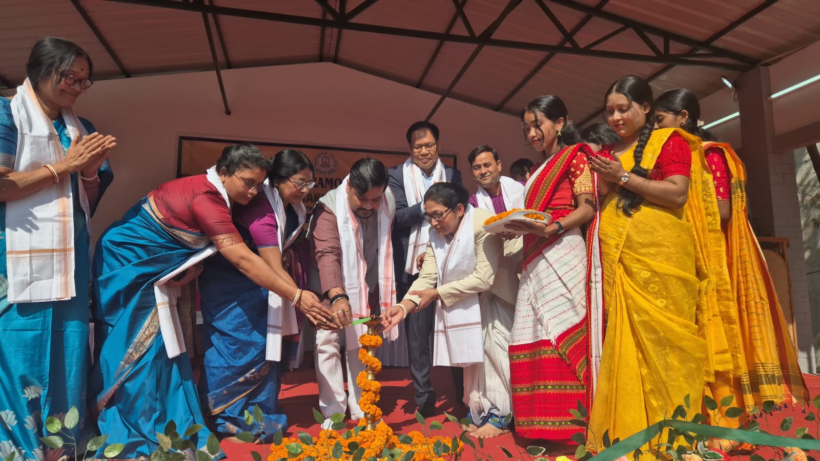 রামঠাকুর কলেজে রক্তদান এবং প্রমোদ&hellip;