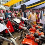 ঋষ্যমুখ ব্লকে কৃষিজ সামগ্রী বিতরণ অনুষ্ঠানে মন্ত্রী রতন লাল নাথ