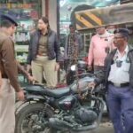 শহরে ট্রাফিক পুলিশের অভিযান, বাজেয়াপ্ত বহু বাইক, স্কুটি