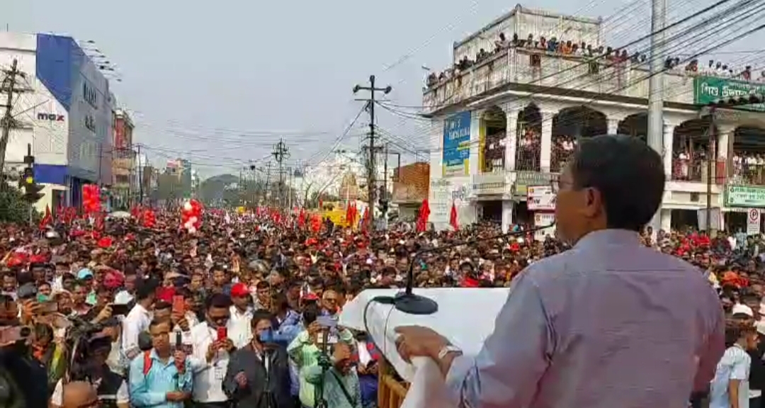 লাল জনস্রোতে ভাসছে শহর আগরতলা