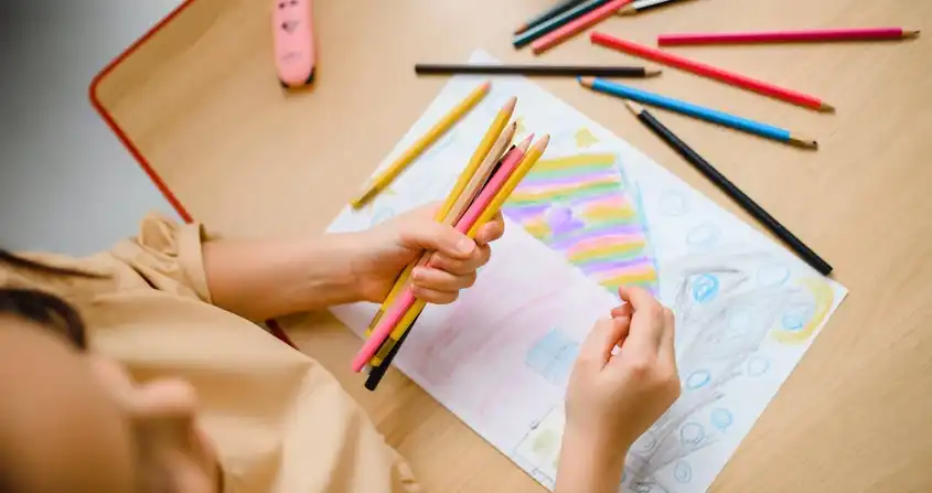 সর্বভারতীয় অংকন মেধা পরীক্ষায় অংশগ্রহনের জন্য মেঘা সিং কে আর্থিক সাহায্য কৈলাসহর জার্নালিস্টস ক্লাবের