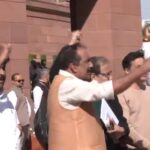 মৎস্যজীবীদের মুক্তি চেয়ে সংসদ চত্বরে বিক্ষোভ বিরোধীদের, স্থায়ী সমাধান চাইলেন কানিমোঝি