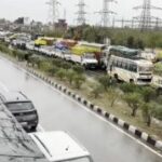 ভারী তুষারপাত কাশ্মীরে; রেল ও বিমান পরিষেবা প্রভাবিত, বন্ধ জাতীয় সড়ক