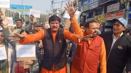 জম্মুতে প্রতিবাদ শিবসেনার, বাংলাদেশি ও রোহিঙ্গাদের নির্বাসনের দাবি