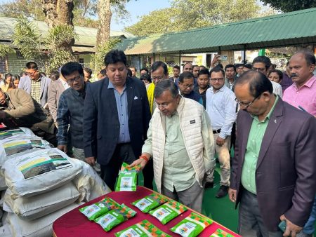 ত্রিপুরায় উৎপাদিত কালো চাল এবং সুগন্ধি চাল দিল্লির উদ্দেশ্যে রওয়ানা