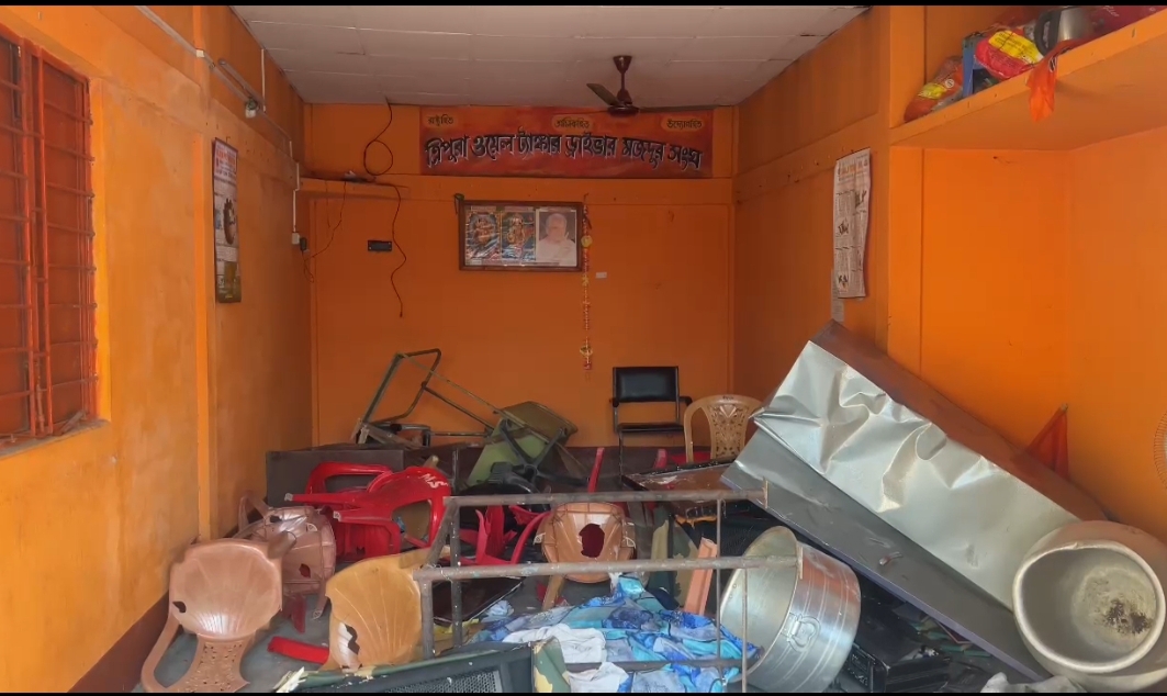 বিএমএস কর্মীদের উপর আর্তকিত হামলা, ভাঙচুর ওয়েল ট্যাঙ্কার চালক সংঘের অফিস, প্রতিবাদে অনির্দিষ্টকালের কর্মবিরতি