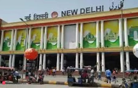 দুর্ঘটনা এড়াতে নয়াদিল্লি রেলস্টেশনে বন্ধ&hellip;