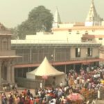 রাম মন্দিরে উপচে পড়ছে ভক্তদের ভিড়, মহাকুম্ভে স্নানের পর অযোধ্যায় জনস্রোত