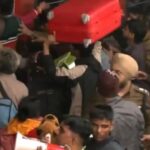 নতুন দিল্লি স্টেশনে বিশাল ভিড়, যাত্রীদের সুবিধার্থে এগিয়ে এল পুলিশ