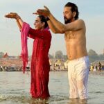 মহাকুম্ভের ২৭-দিন, ত্রিবেণী সঙ্গমে পুণ্যস্নান অনুরাগ ঠাকুরের