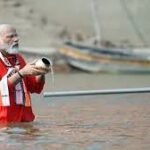 মহাকুম্ভে পূজার্চনা প্রধানমন্ত্রীর, ত্রিবেণী সঙ্গমে করলেন পূণ্যস্নান