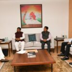 রাজ্যে রেল পরিষেবার উন্নয়নকল্পে কেন্দ্রীয় রেলমন্ত্রীর সঙ্গে সাক্ষাৎ মন্ত্রী সুশান্ত চৌধুরীর, দেখা করেছেন অনুরাগ ঠাকুরের সাথেও