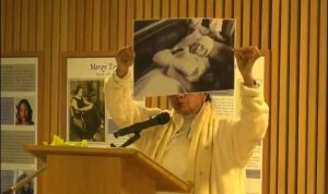 অক্সফোর্ডে বক্তৃতার মাঝে বিক্ষোভ, সামলালেন&hellip;