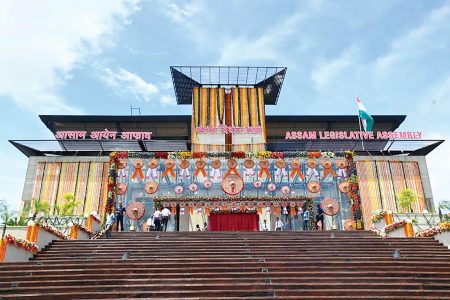 অসম বিধানসভায় বিজেপি ও বিরোধীদের মধ্যে উত্তপ্ত বাকযুদ্ধ, কিছুক্ষণের জন্য মুলতবি অধিবেশন