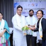 দক্ষতার উপর প্রশিক্ষণ নিয়ে নিজ নিজ ক্ষেত্রে প্রতিষ্ঠিত হবার জন্য মুখ্যমন্ত্রীর আহ্বান