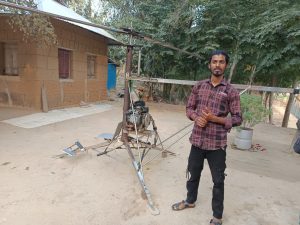 নিজ হাতে হেলিকপ্টার তৈরি করে তাক লাগিয়ে দিল যুবক