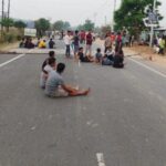 স্কুলে তালা ঝুলিয়ে সড়ক অবরোধ টিআইএসএফ-র ,বন্ধ উচ্চ মাধ্যমিকের ককবরক পরীক্ষা