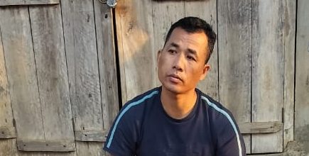 জেল পুলিশ কর্মীকে জুতো পেটা&hellip;