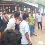 বেতন সহ বিভিন্ন সুযোগ থেকে বঞ্চিত রাবার শ্রমিকরা, প্রতিবাদে ঘেরাও আরপিসি সদর ডিভিশনের ওসিকে