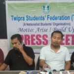 (Update) ককবরক ভাষায় রোমান হরফ ব্যবহারের দাবিতে আগামী সোমবার মহাদূর্ভোগের মুখোমুখি হবে শহর আগরতলাবাসী, আপাতত জাতীয় সড়ক অবরোধ প্রত্যাহার