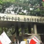 রাতভর অবস্থান চলেছে, বুধবারও থমথমে যাদবপুর বিশ্ববিদ্যালয় চত্বর
