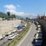 অবশেষে স্বস্তি, যানবাহন চলাচলের জন্য উন্মুক্ত জম্মু-শ্রীনগর হাইওয়ে