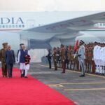 মরিশাসে প্রধানমন্ত্রী মোদীকে ফুলের মালা পরিয়ে স্বাগত, সঙ্গে উষ্ণ অভ্যর্থনা