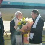 দেহরাদূন পৌঁছলেন প্রধানমন্ত্রী, বিমানবন্দরে স্বাগত জানালেন মুখ্যমন্ত্রী ধামি