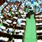 অধ্যক্ষের দিকে কাগজ নিক্ষেপ, কর্ণাটক বিধানসভায় ধুন্ধুমার পরিস্থিতি