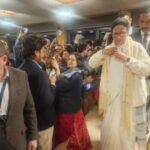 অক্সফোর্ডে মমতার বক্তৃতার মাঝে বিক্ষোভ, খোঁচা কুণালের