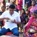 হরিশনগর চা বাগানে নিয়তি তাঁতির বাড়িতে পাঁচন খেলেন সাংসদ বিপ্লব