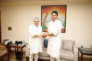 রেল মন্ত্রীর সাথে সাক্ষাৎ সাংসদ বিপ্লবের