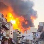 দিল্লির কেশব পুরমে কারখানায় ভয়াবহ আগুন, হতাহতের খবর নেই