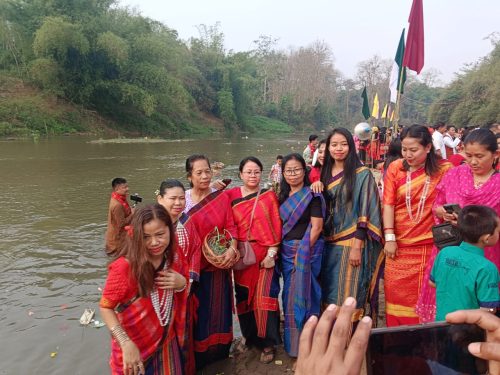 ঊনকোটি জেলার দেও নদীতে চাকমা&hellip;