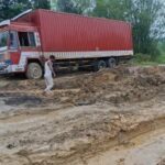 লেম্বুছড়া হাই স্কুলের সামনে ২০৮ নং জাতীয় সড়কের বেহাল দশা