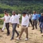 সোনামুখী চা বাগানে বর্জ্য পৃথকীকরণ কেন্দ্র পরিদর্শনে জেলাশাসক দিলীপ চাকমা