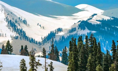 কাশ্মীর উপত্যকায় তাপমাত্রা হ্রাস, শ্রীনগরে মৌসুমের সবচেয়ে ঠাণ্ডা রাত