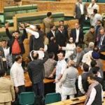 বিধাকয়দের মধ্যে ধস্তাধস্তি, চূড়ান্ত বিশৃঙ্খলা জম্মু ও কাশ্মীর বিধানসভায়