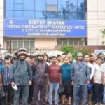 আউটসোর্সিং প্রথা বাতিল সহ একাধিক দাবিতে সরব অস্থায়ী বিদ্যুৎ কর্মীরা