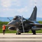 গঙ্গা এক্সপ্রেসওয়েতে ভারতীয় বায়ুসেনার মহড়া, যুদ্ধ পরিস্থিতিতে জরুরি অবতরণের ক্ষমতা প্রদর্শন