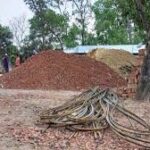 কমলাসাগরে বিদ্যালয়ের নিম্নমানের নির্মাণ কাজ নিয়ে বাম যুবাদের বিক্ষোভ, বন্ধ হলো কাজ