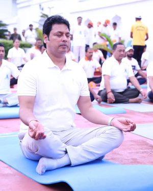 যোগাসন শরীর ও মনকে সুস্থ রাখার এক অনবদ্য মাধ্যম : সাংসদ বিপ্লব