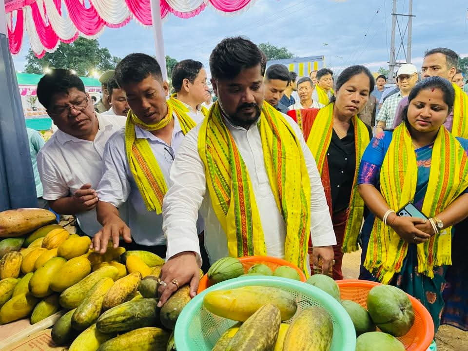 নারিকেলকুঞ্জে দু’দিনব্যাপী মনসুন ম্যাঙ্গো ফেস্টার উদ্বোধন রাজ্যের পর্যটন শিল্প দ্রুতগতিতে এগিয়ে চলেছে: পর্যটনমন্ত্রী