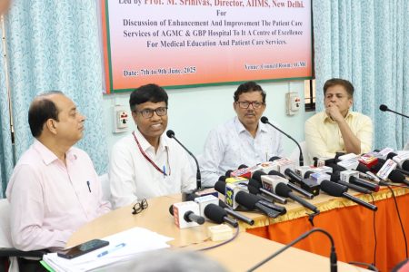 এজিএমসি এবং জিবিপি হাসপাতালের চিকিৎসা পরিষেবা উন্নতিতে রাজ্য সরকারকে প্রয়োজনীয় সহযোগিতা করা হবে : এইমস’র অধিকর্তা