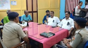 কংগ্রেস নেতার বাড়িতে আক্রমণ, প্রতিবাদে এসডিপিও-র নিকট ডেপুটেশন