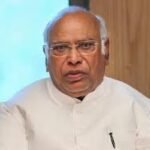 এআই সামিটে যুব কংগ্রেসের ‘শার্ট খুলে’ বিক্ষোভের পক্ষে খড়গে