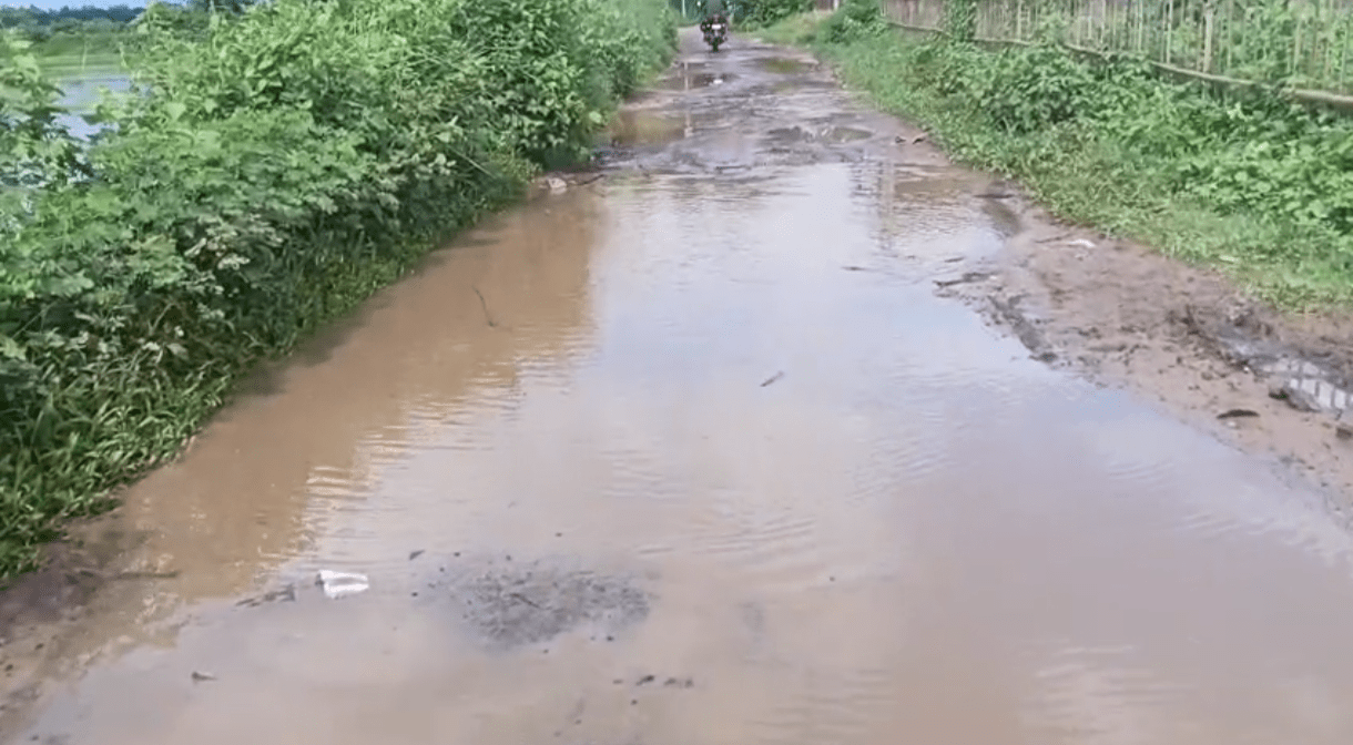 চড়িলাম-আড়ালিয়ার বেহাল রাস্তা নিয়ে জনরোষ