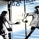 মোবাইল চোর সন্দেহে আটক যুবক