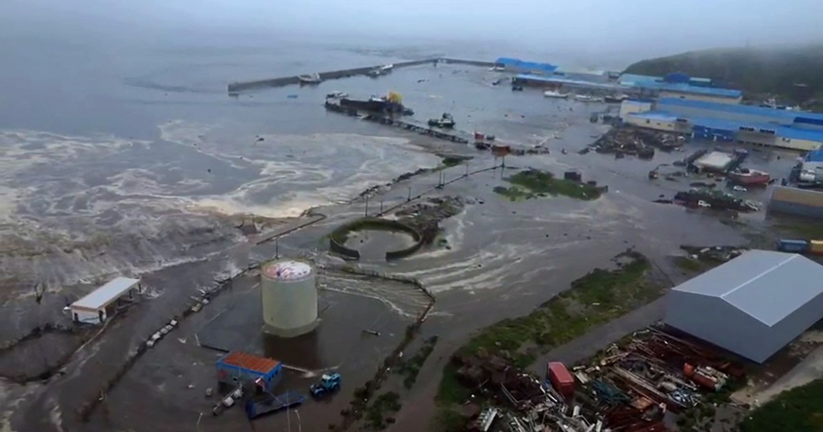 সুনামি ঢেউ হাওয়াই উপকূলে পৌঁছেছে, বন্দর বন্ধ, জাহাজগুলোকে উপকূলের বাইরে থাকতে নির্দেশ