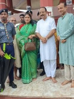 চতুর্দশ দেবতা মন্দিরে সস্ত্রীক পূজা দিলেন সাংসদ রাজীব